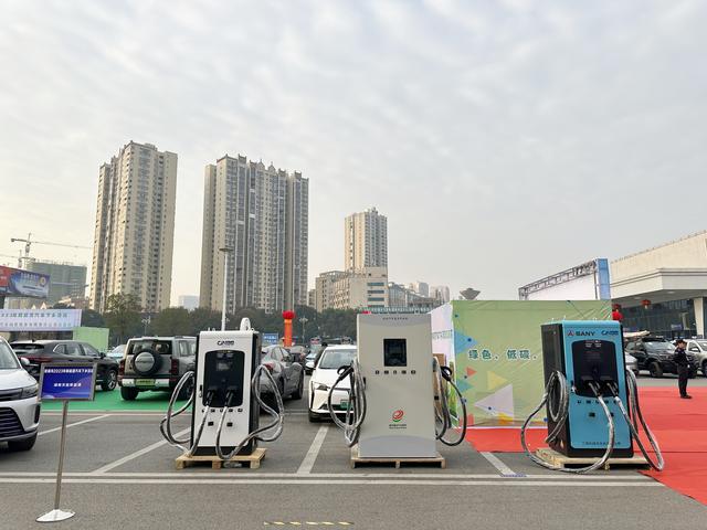 京能新能源助力婁底市新能源汽車下鄉(xiāng)，為鄉(xiāng)村振興添“綠”