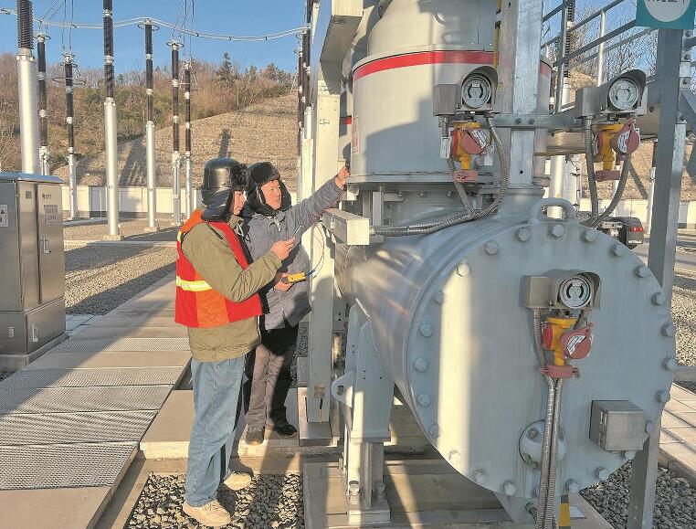 國(guó)網(wǎng)安徽超高壓公司度冬保供，帶電檢測(cè)主網(wǎng)設(shè)備