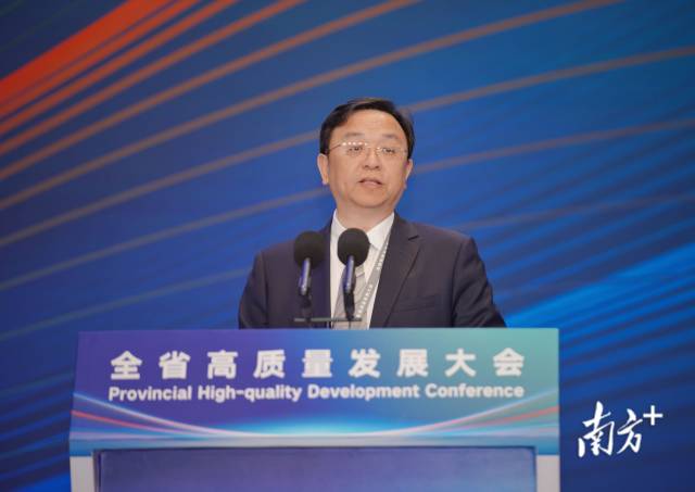 王傳福：新能源汽車發(fā)展只會(huì)快跑，不給喘口氣機(jī)會(huì)