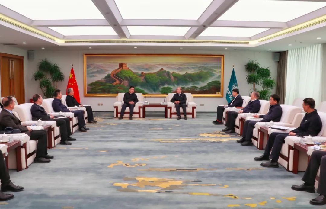 劉明勝、栗寶卿與國家電網(wǎng)董事長辛保安、總經(jīng)理張智剛會(huì)談