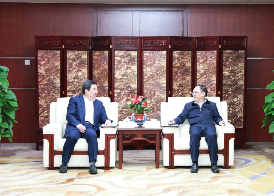 中國(guó)電氣裝備白忠泉董事長(zhǎng)、周群總經(jīng)理拜訪中鋁集團(tuán)董事長(zhǎng)段向東、總經(jīng)理王石磊