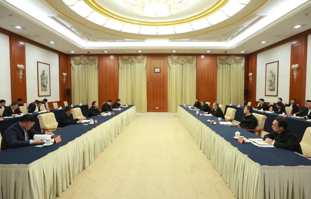 國(guó)家電網(wǎng)公司董事長(zhǎng)辛保安、總經(jīng)理張智剛與天津市委書(shū)記陳敏爾、市長(zhǎng)張工會(huì)談