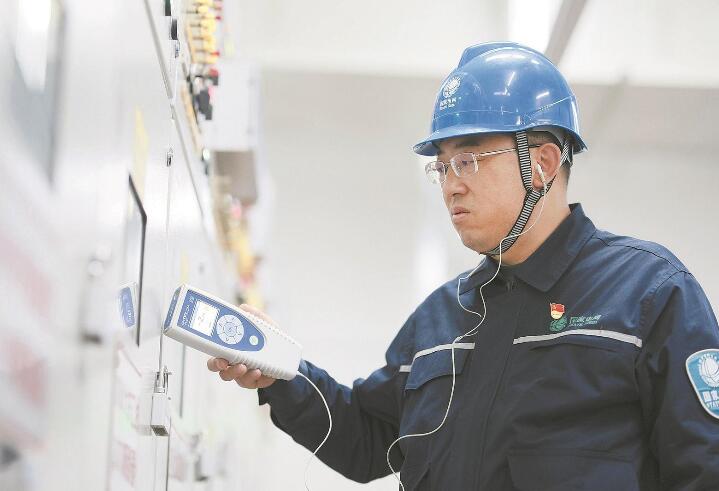 【國網(wǎng)特等勞?！坎苌?把帶電檢測(cè)工作做精做透