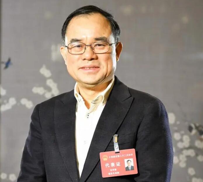 【兩會(huì)好聲音】全國人大代表、長安汽車董事長朱華榮：強(qiáng)化市場調(diào)節(jié)手段，進(jìn)一步改善汽車消費(fèi)環(huán)境