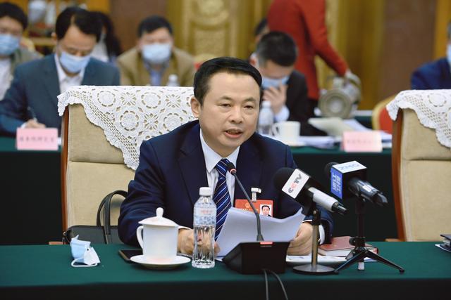 【兩會(huì)好聲音】全國(guó)人大代表、天能控股董事長(zhǎng)張?zhí)烊危和苿?dòng)《可再生能源法》修訂，保障國(guó)家能源安全