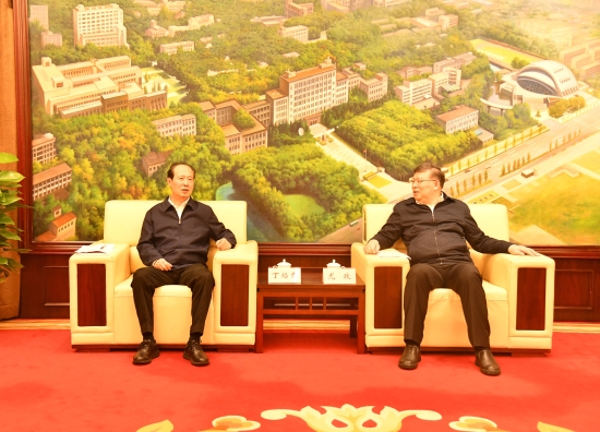 中國電建黨委書記、董事長丁焰章與華中科技大學校長尤政會談