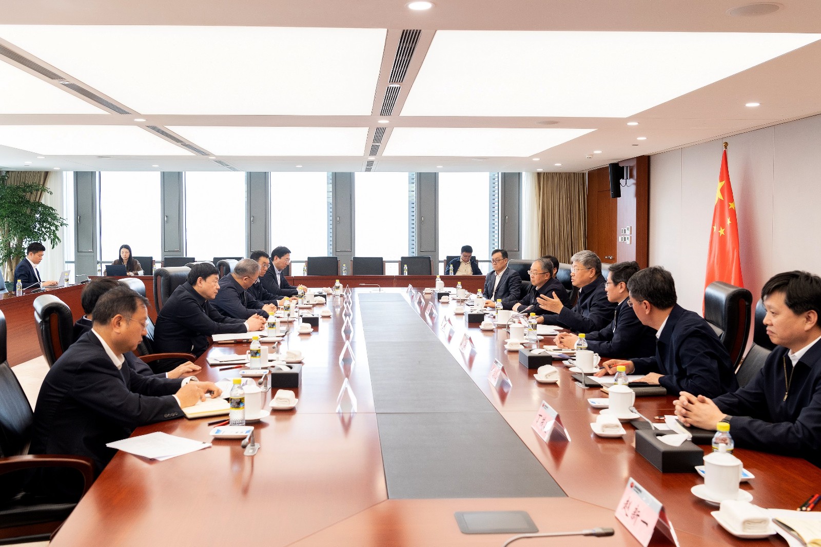 國(guó)家能源集團(tuán)劉國(guó)躍、余兵會(huì)見(jiàn)國(guó)家電網(wǎng)黨組書(shū)記、董事長(zhǎng)張智剛