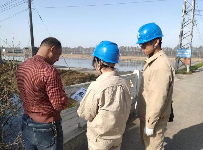 固城供電所深入養(yǎng)殖基地“查漏補缺”，助農(nóng)增收