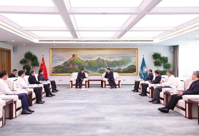 國(guó)家電網(wǎng)董事長(zhǎng)、黨組書記張智剛董事長(zhǎng)與三峽集團(tuán)董事長(zhǎng)劉偉平、總經(jīng)理韓君會(huì)談