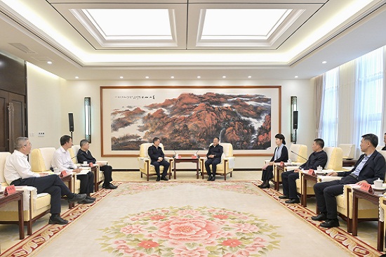 華能集團(tuán)黨組書(shū)記、董事長(zhǎng)溫樞剛拜會(huì)內(nèi)蒙古自治區(qū)黨委書(shū)記孫紹騁、自治區(qū)主席王莉霞