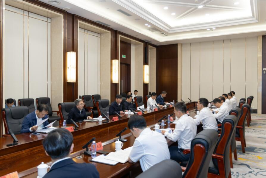 劉偉平、韓君調(diào)研三峽集團(tuán)內(nèi)蒙古區(qū)域工作