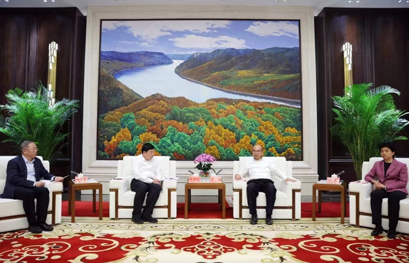 黑龍江省委書記許勤、省委副書記梁惠玲會見國家電網(wǎng)董事長張智剛一行