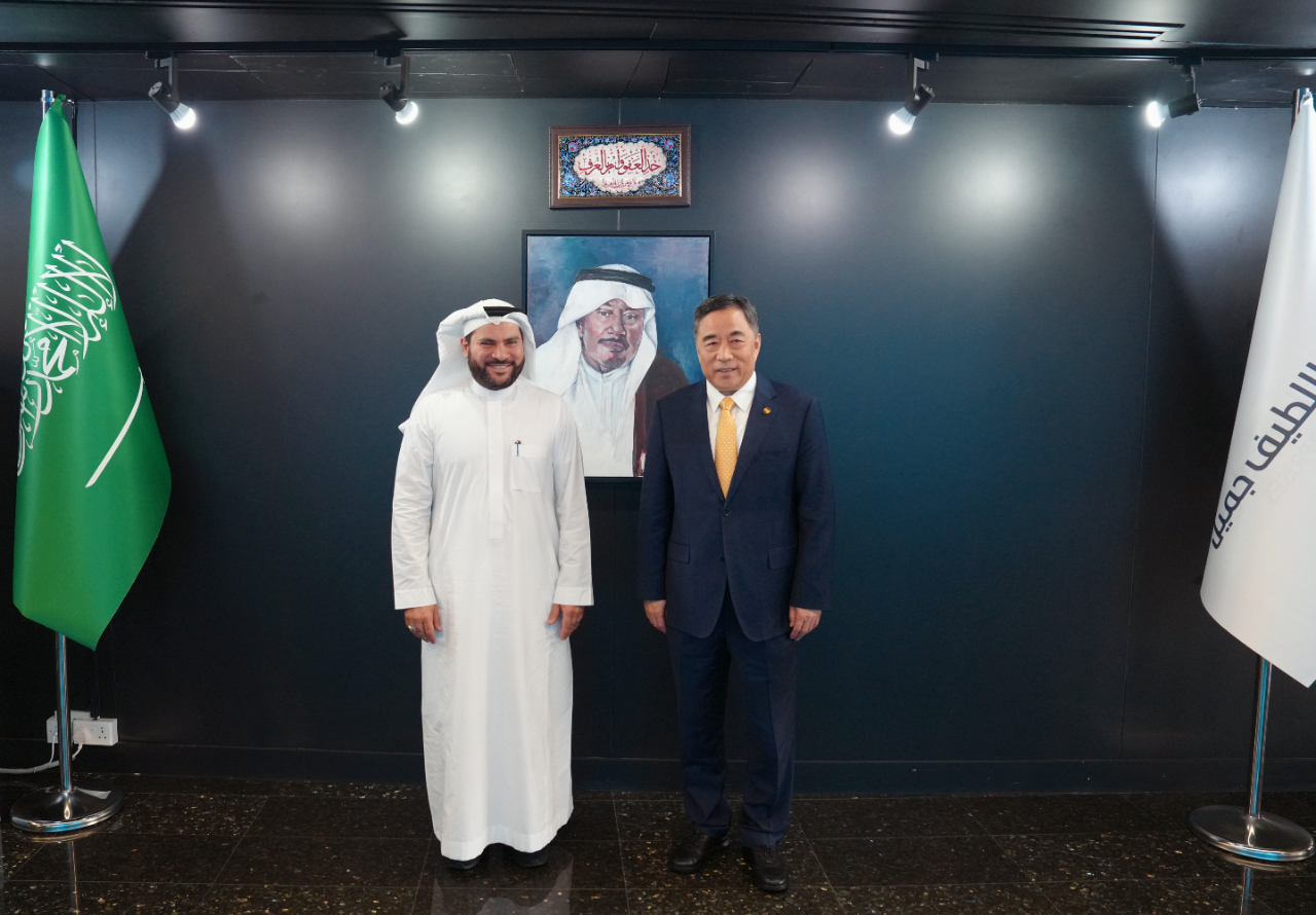 中國能建黨委書記、董事長宋海良會(huì)見沙特安利捷集團(tuán)董事長費(fèi)薩爾·薩姆努迪  中國能建 2024-06-10 15:00 黑龍江  當(dāng)?shù)貢r(shí)間6月9日，中國能建黨委書記、董事長宋海良在吉達(dá)與沙特安利捷集團(tuán)董