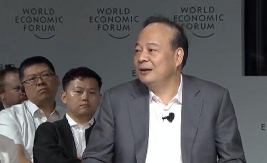 寧德時代董事長曾毓群回應(yīng)“卷王”標(biāo)簽，強(qiáng)調(diào)價(jià)值競爭與創(chuàng)新