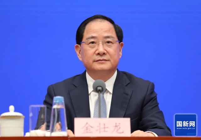 工信部部長(zhǎng)金壯龍：圍繞六大方向，超前布局未來產(chǎn)業(yè)