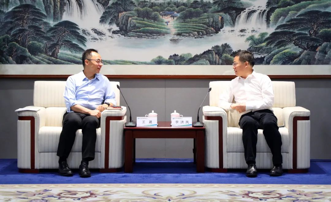 中國電氣裝備黨委書記、董事長李洪鳳會(huì)見銀河