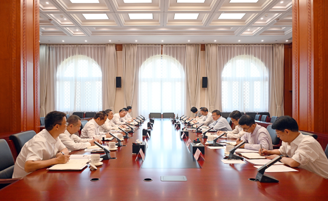 國(guó)家能源局黨組書記、局長(zhǎng)章建華會(huì)見中國(guó)能建集團(tuán)主要領(lǐng)導(dǎo)