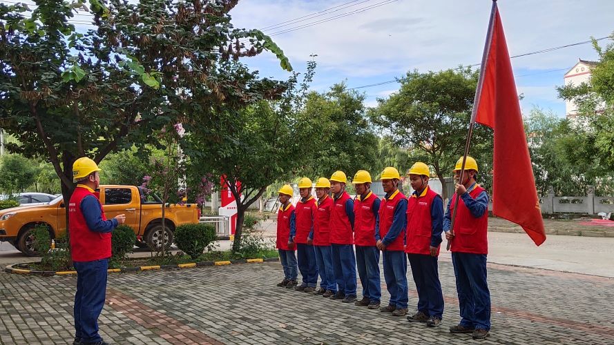 國(guó)網(wǎng)洛南縣公司 “電保姆”式服務(wù) 讓企業(yè)客戶(hù)用電無(wú)憂