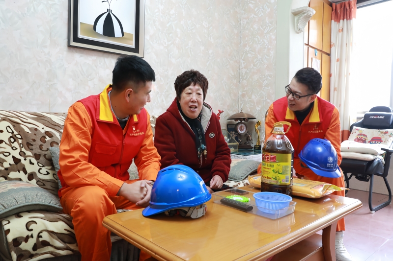 架起服務(wù)“連心橋”