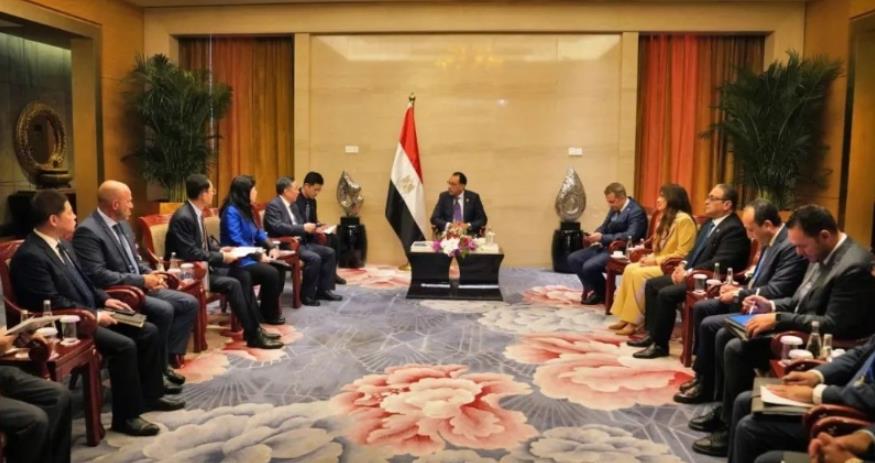 中國能建黨委書記、董事長宋海良拜會埃及總理馬德布利