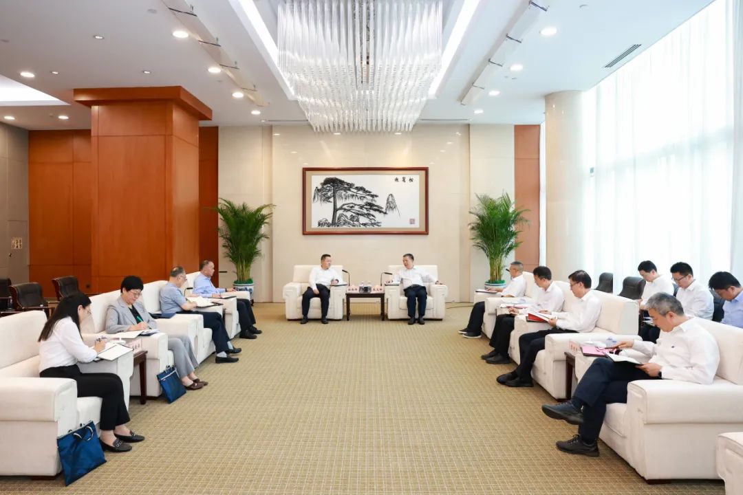 華能集團(tuán)公司總經(jīng)理張文峰會(huì)見(jiàn)中國(guó)國(guó)新董事長(zhǎng)徐思偉、總經(jīng)理莫德旺