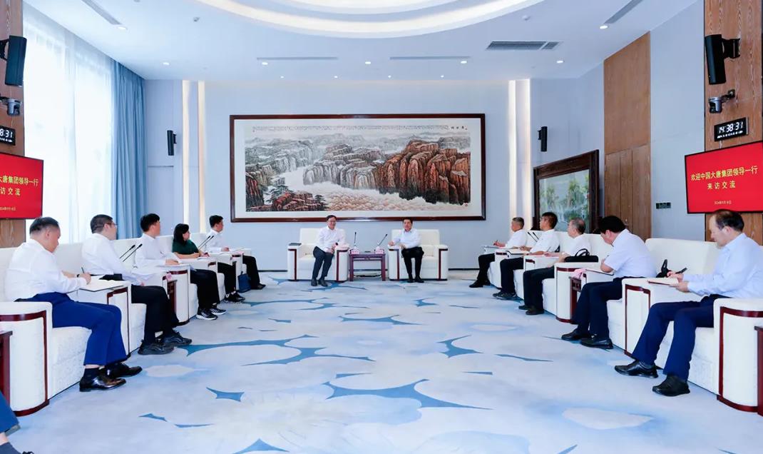 大唐集團(tuán)黨組副書(shū)記、總經(jīng)理張傳江與陜煤集團(tuán)黨委書(shū)記、董事長(zhǎng)張文琪會(huì)談