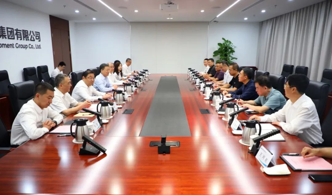 中國(guó)電氣裝備黨委書記、董事長(zhǎng)李洪鳳會(huì)見陜西省人大常委會(huì)副主任、寶雞市委書記楊廣亭