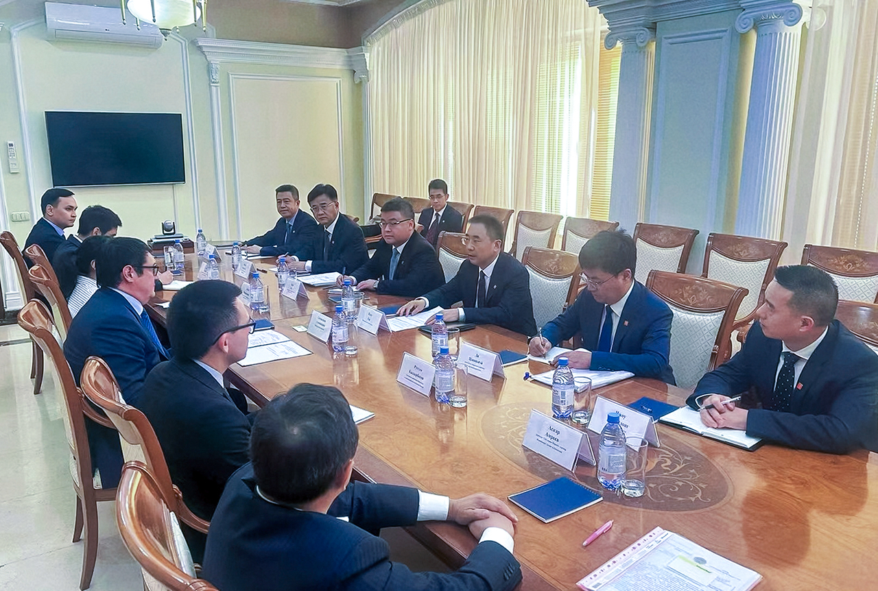 大唐集團(tuán)黨組書記、董事長(zhǎng)鄒磊與哈薩克斯坦能源部部長(zhǎng)薩特卡里耶夫舉行會(huì)談