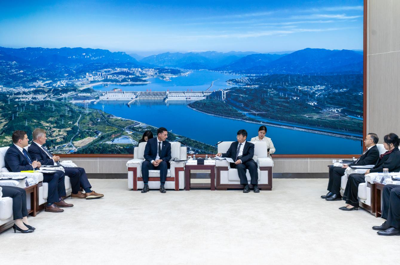 三峽集團董事長劉偉平會見國際水電協會董事會主席安東-路易斯·奧利維爾