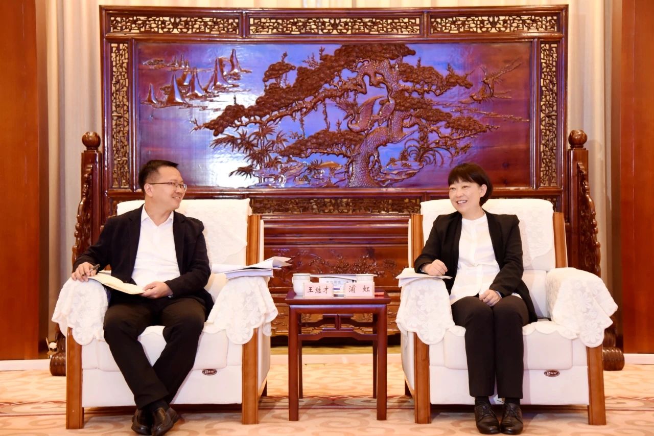 王繼才拜會(huì)麗江市委書(shū)記浦虹及市委副書(shū)記、市長(zhǎng)李剛