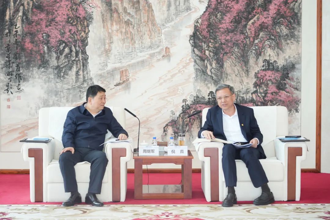 中國能建黨委副書記、總經理倪真與慶陽市市長周繼軍會談