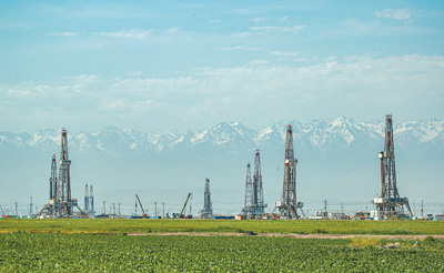 中國石油新疆油田加大勘探開發(fā)力度、推動(dòng)綠色智能轉(zhuǎn)型