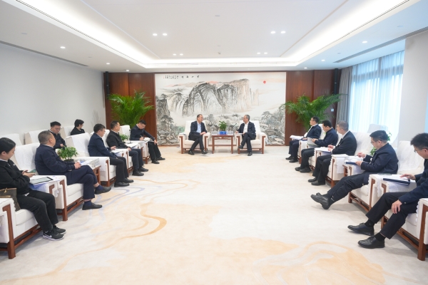 中國(guó)電建黨委副書記、總經(jīng)理王斌與雅安市委書記夏鳳儉會(huì)談