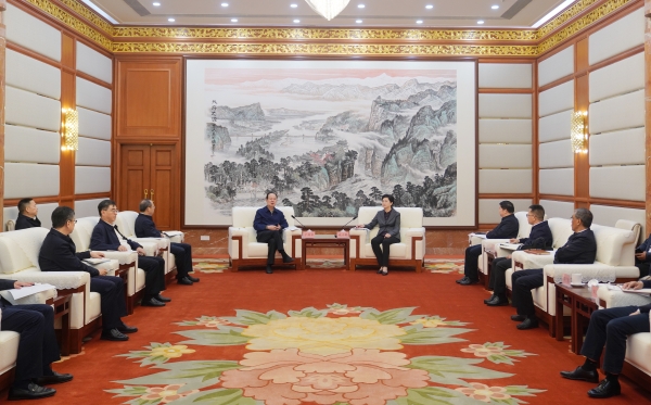 中國電建黨委書記、董事長(zhǎng)丁焰章拜會(huì)四川省委副書記、省長(zhǎng)施小琳