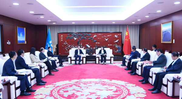 華電集團(tuán)副總經(jīng)理李旭紅會(huì)見中國出口信用保險(xiǎn)公司黨委委員、副總經(jīng)理張輝