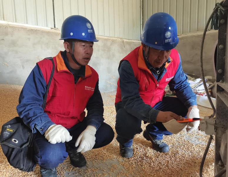 甘肅省古浪縣：雪天上門服務(wù)為合作社復(fù)電