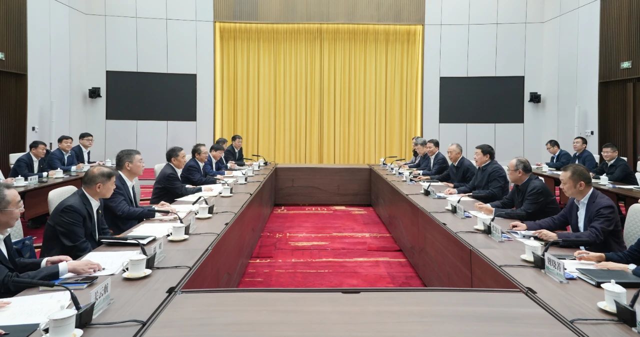 中國(guó)能建黨委書記、董事長(zhǎng)宋海良與國(guó)家電網(wǎng)董事長(zhǎng)、黨組書記張智剛會(huì)談