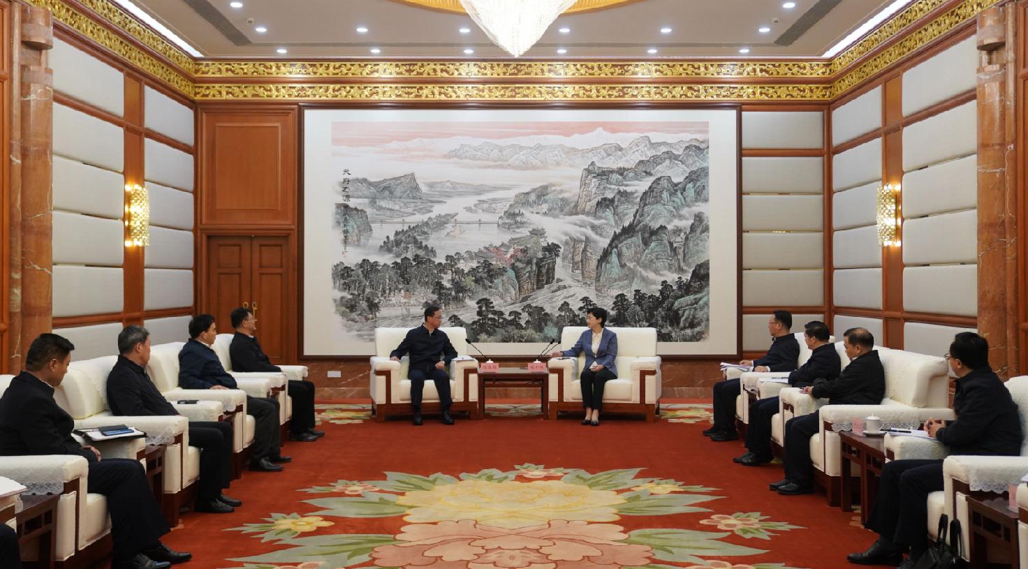 中國(guó)安能集團(tuán)黨委書記、董事長(zhǎng)陳奕輝拜會(huì)四川省委副書記、省長(zhǎng)施小琳