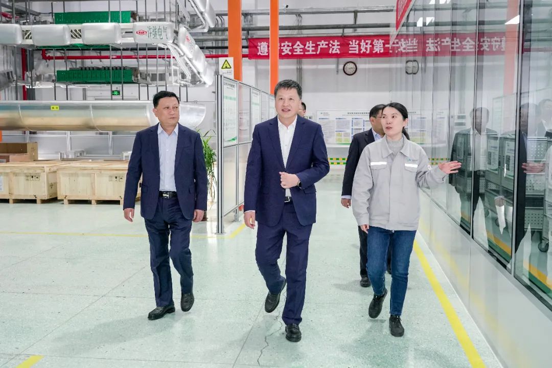 中國電氣裝備黨委副書記、總經(jīng)理周群到河南所