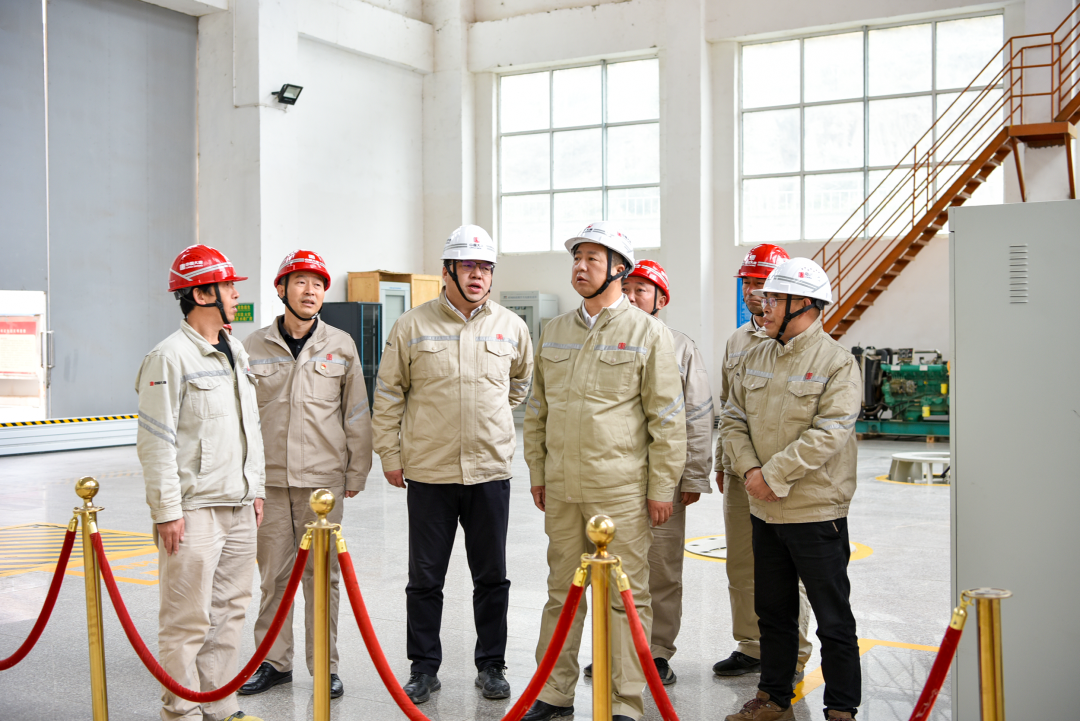 大唐甘肅公司黨委書記、董事長王建偉到碧口水電廠調(diào)研指導(dǎo)工作