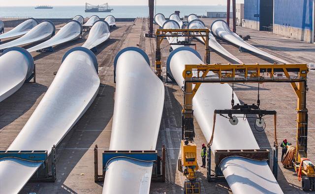 山東省加速發(fā)展海上風(fēng)電，超大型風(fēng)機(jī)源源不斷出海安裝