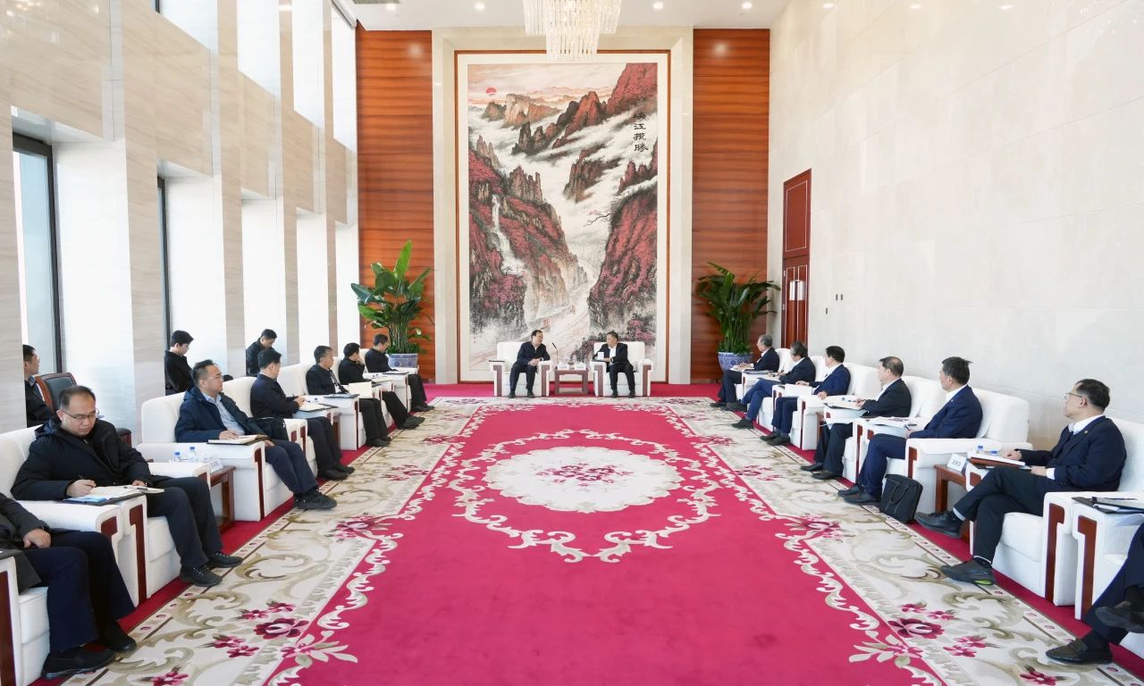 中國能建董事長宋海良、總經(jīng)理倪真與中國南水北調(diào)集團(tuán)董事長汪安南、總經(jīng)理孫志禹會談