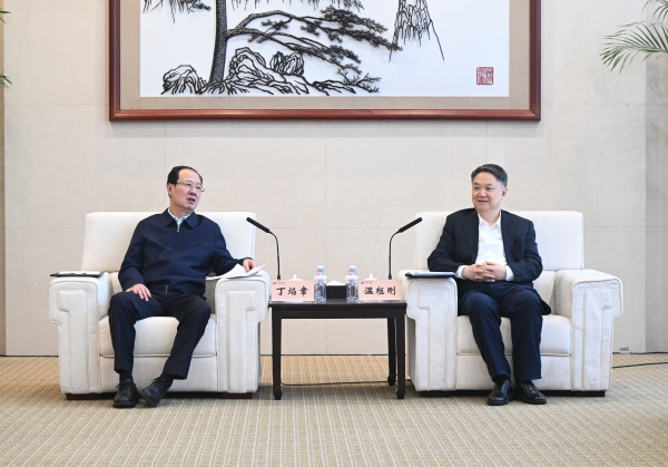 丁焰章與中國華能董事長、黨組書記溫樞剛會談