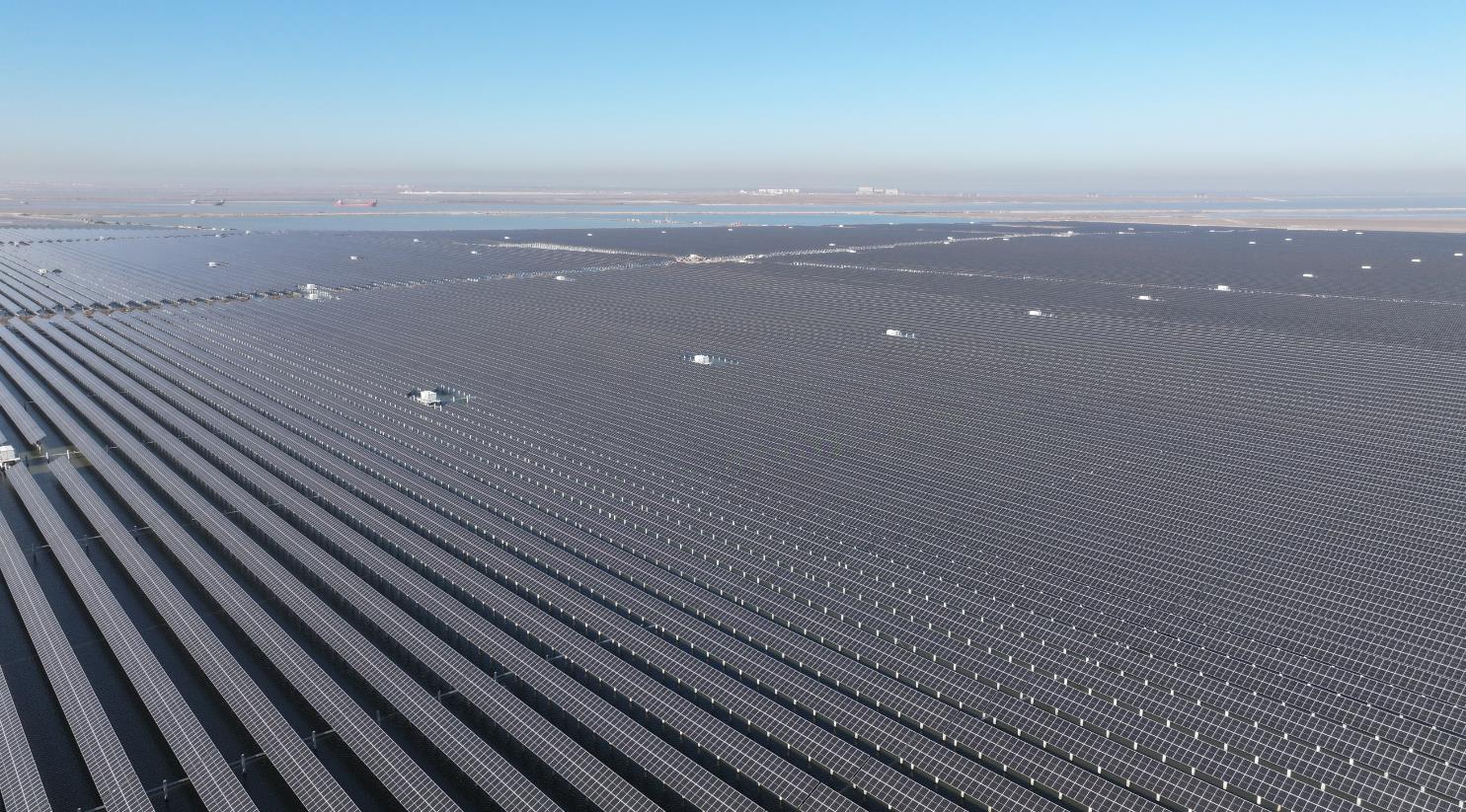 全國首個(gè)立體確權(quán)光伏用海項(xiàng)目并網(wǎng)發(fā)電