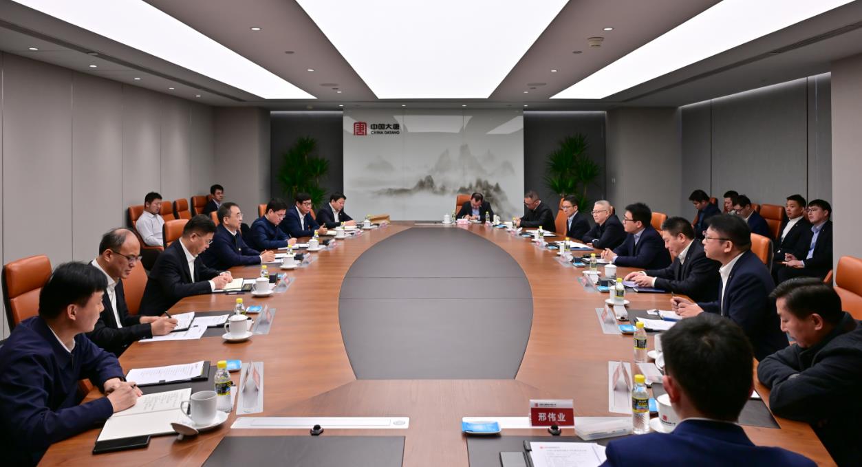 大唐集團(tuán)黨組書(shū)記、董事長(zhǎng)鄒磊與上海電氣黨委書(shū)記、董事長(zhǎng)吳磊會(huì)談