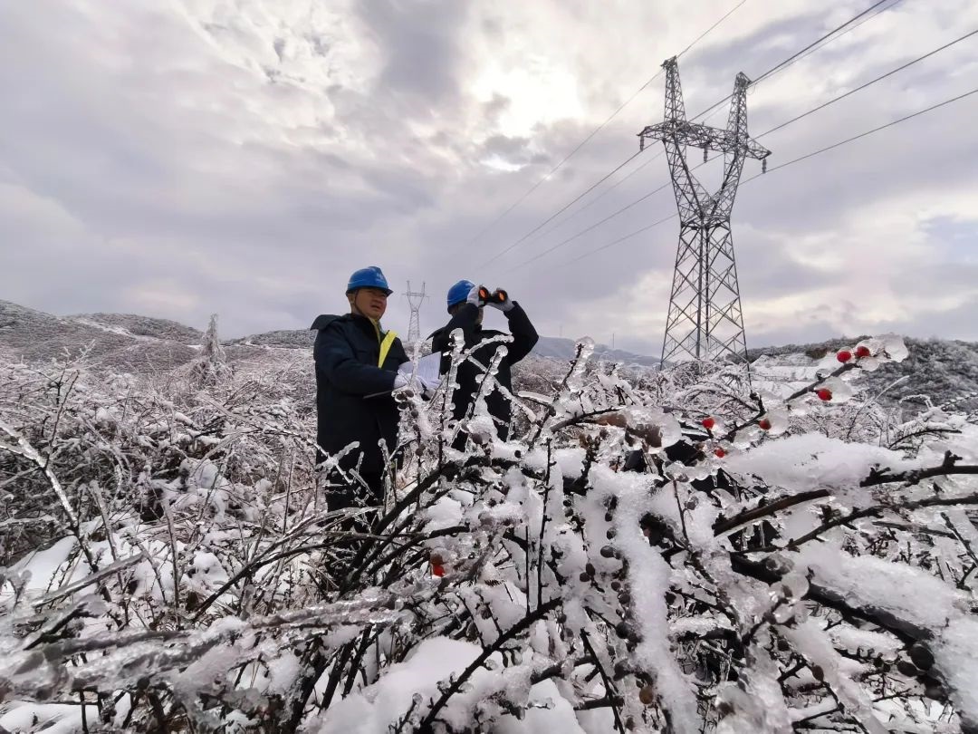 南方電網(wǎng)科技抗冰 讓冰雪“看得見、除得掉、防得住”
