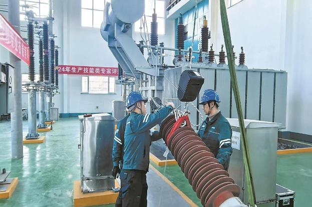 山西晉城供電研制組合器具，變壓器高壓套管吊裝無須登高