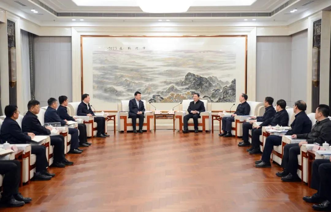 大唐集團(tuán)黨組書記呂軍、總經(jīng)理張傳江拜會(huì)遼寧省委書記郝鵬、省長(zhǎng)李樂(lè)成