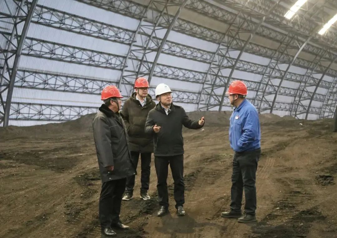 華電內(nèi)蒙古公司黨委書(shū)記那仁滿都拉赴烏達(dá)公司督導(dǎo)2024年度民主生活會(huì)并調(diào)研