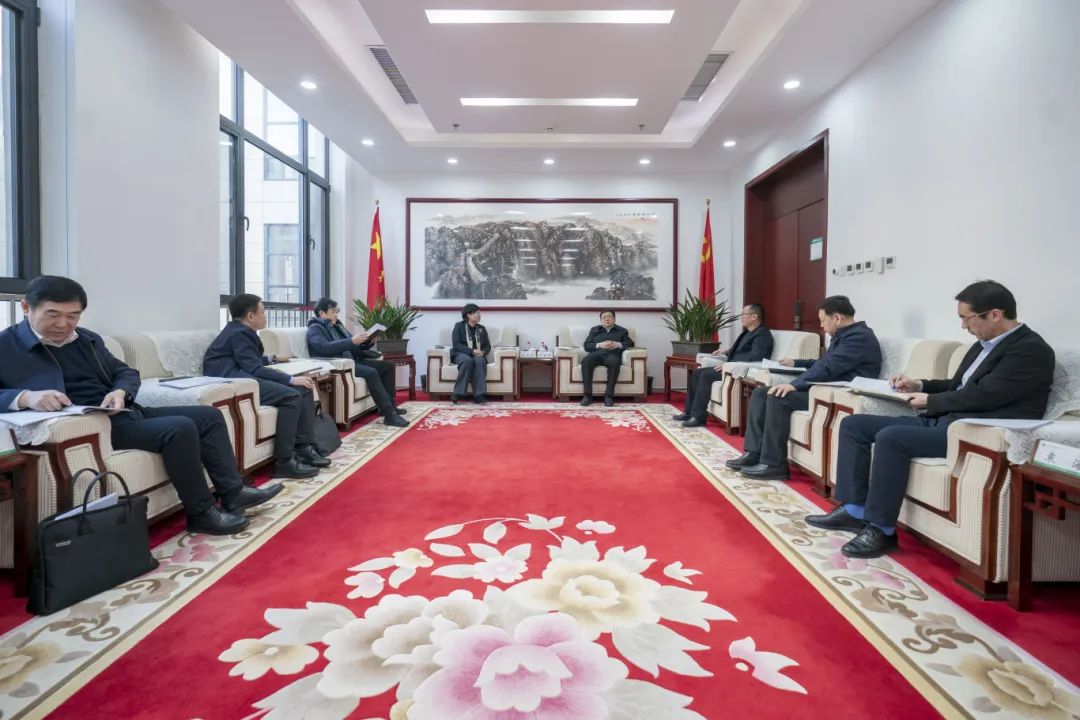 內(nèi)蒙古電力集團與包頭市政府、中國二冶集團、中國能建華北院和陜西院交流座談